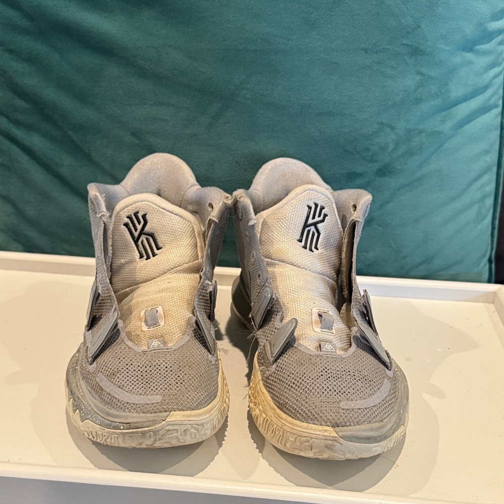 Kids Gray Basketball Shoes